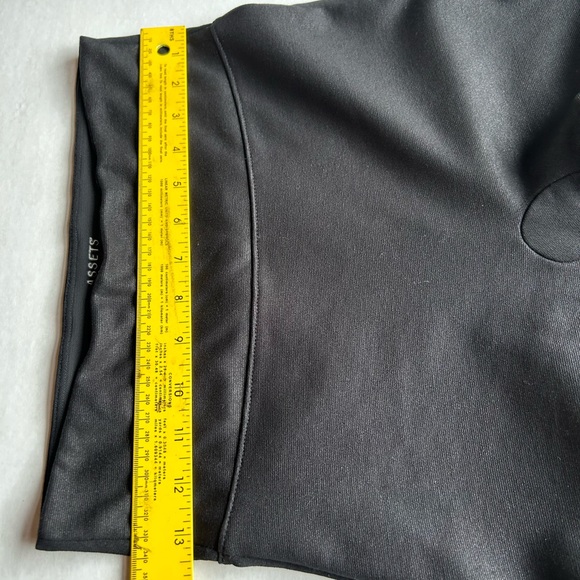 Spank Assets Red Hot Label black compression leggings in size Medium. H5 - Picture 4 of 12